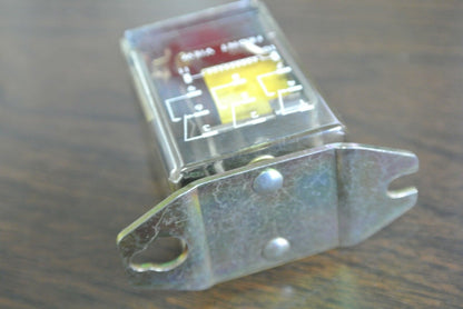 SQUARE D  8501 KT-13 GENERAL PURPOSE RELAY 3PDT, 10A, 120VAC RES. - NEW SURPLUS