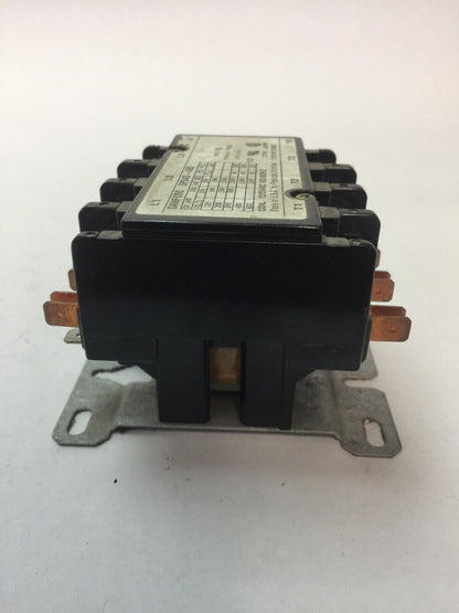 DANFOSS DP040-4BO CONTACTOR 600VAC 50AMP 15HP 3PH 4POLE COIL 120VAC 50/60HZ