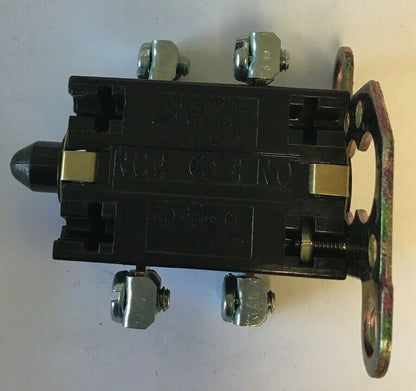 GE CONTACT BLOCK CR2940U210 600VOLTS ***LOTOF2***