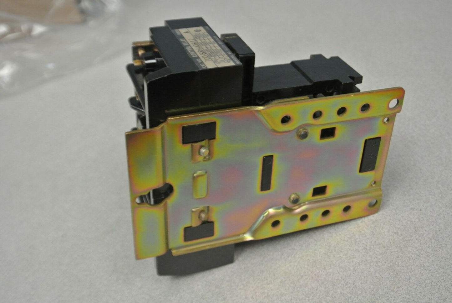 ALLEN-BRADLEY 700-BR600B12 / AC CONTROL RELAY / 12V, 50Hz / 6 N.O. / NEW SURPLUS