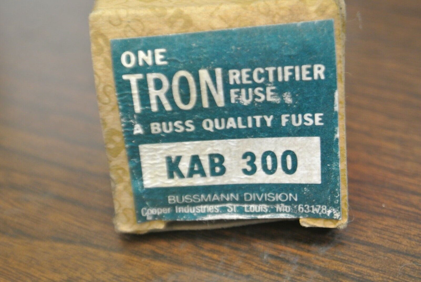 BUSSMANN / TRON KAB300 RECTIFIER FUSE / 300A / 250V / NEW SURPLUS in BOX