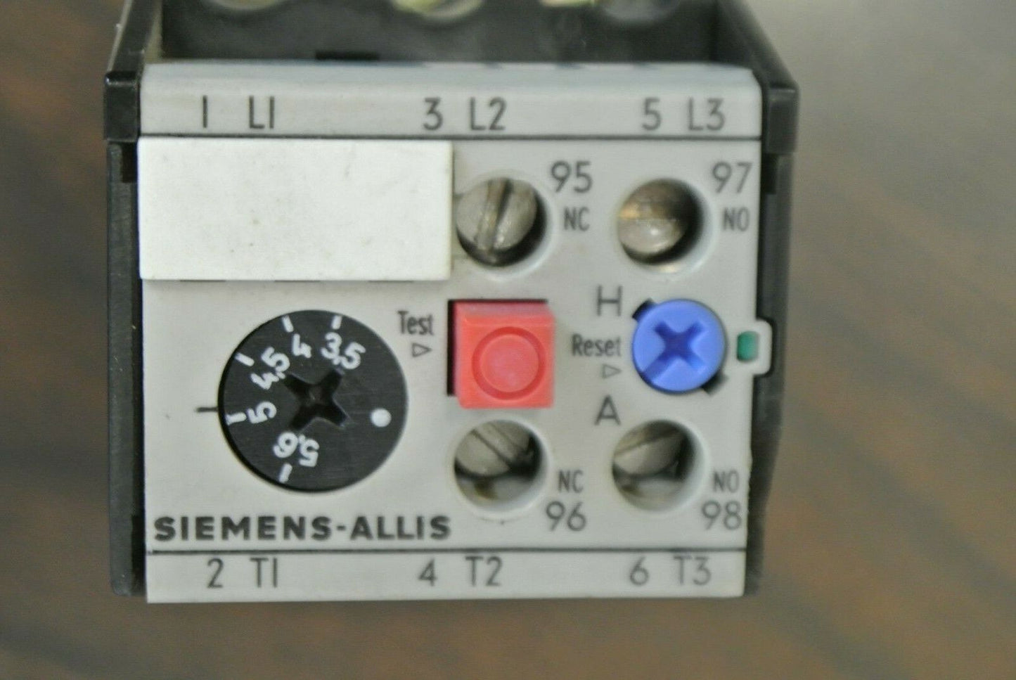 SIEMENS-ALLIS OLR0560 OVERLOAD RELAY 3.5-5.6 AMP