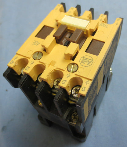 ALLEN-BRADLEY 700-F400A1 Ser. B CONTACTOR