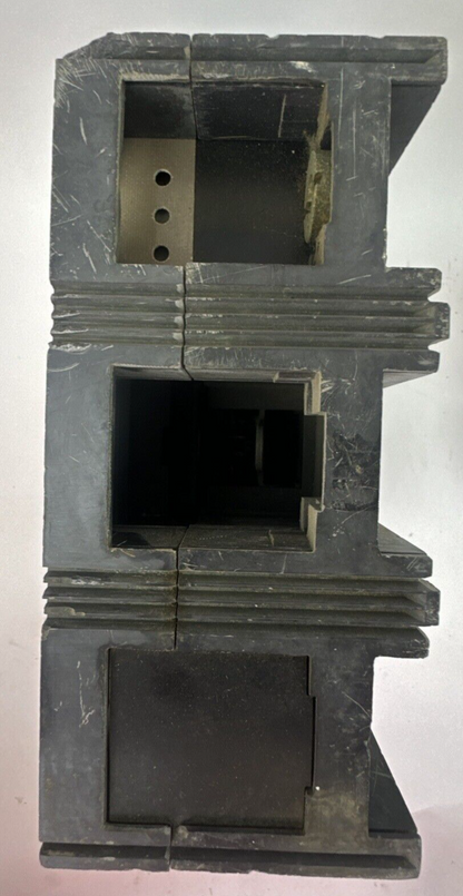 WESTINGHOUSE LA2400F 600VAC 250VDC 2POLE CIRCUIT BREAKER HLA2400T 400A TRIP UNIT