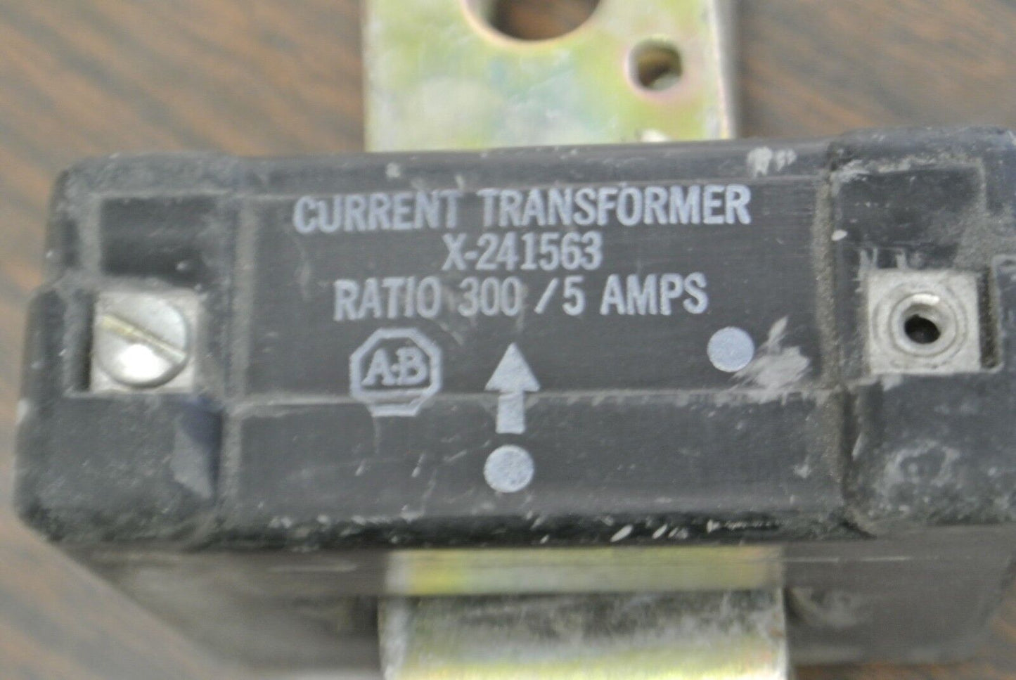 ALLEN-BRADLEY X-241563 CURRENT TRANSFORMER / RATIO 300 / 5 AMPS