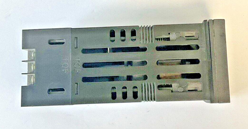 HONEYWELL UDC100LMICOR-PRO TEMPERATURE CONTROLLER 240VAC 50/60HZ 7.5VA