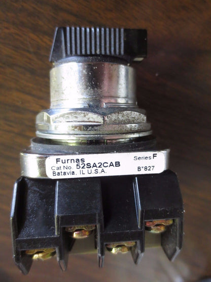 FURNAS 52SA2CAB Ser. F - THREE-POSITION SWITCH, CENTER OFF - 52BJK