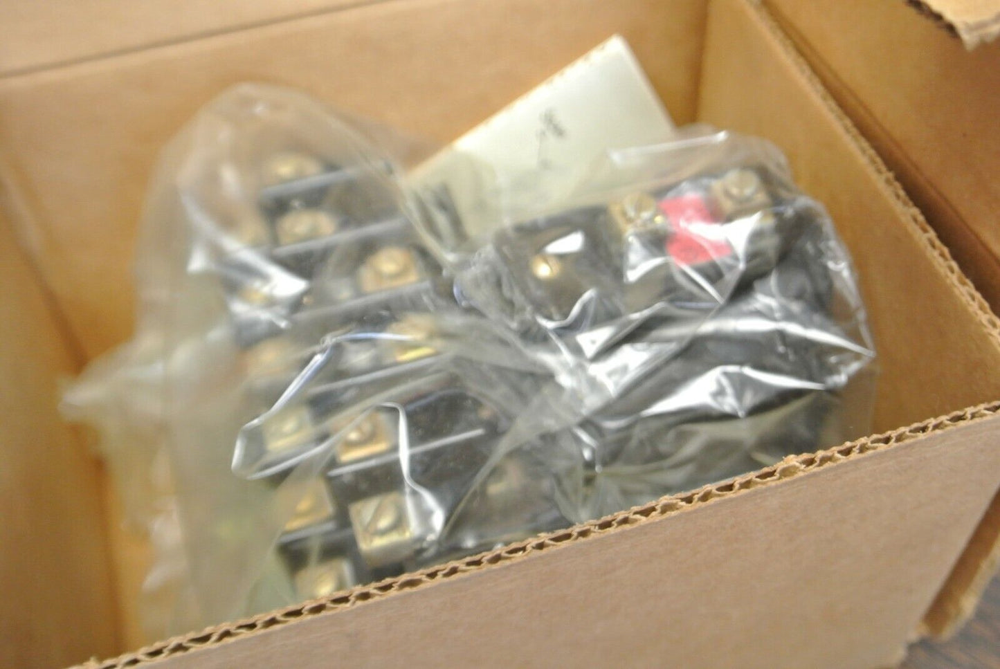 ALLEN-BRADLEY 700-BR420A1 / AC CONTROL RELAY / 6 POLE (4 NO, 2 NC) / NEW SURPLUS