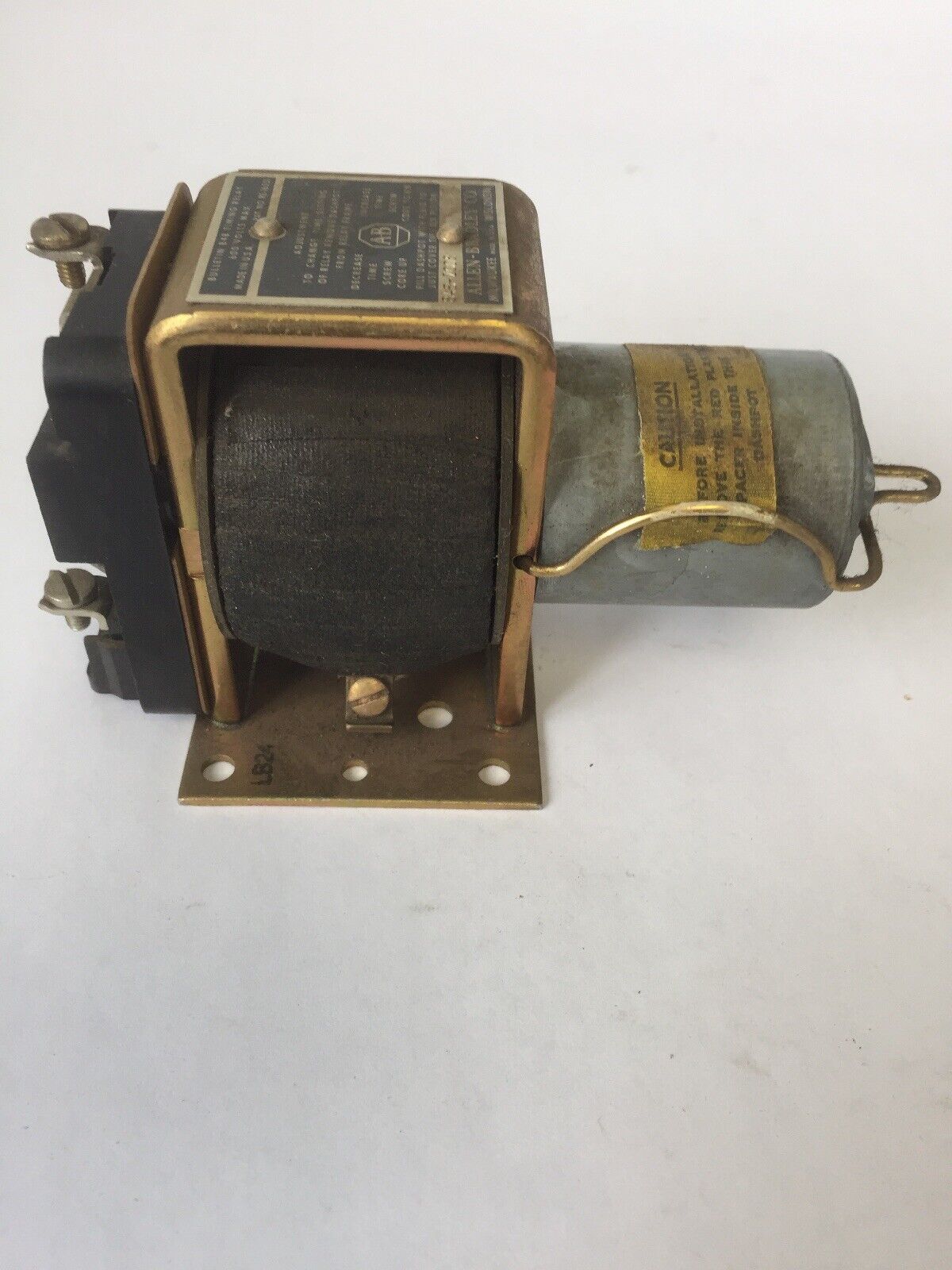 ALLEN BRADLEY 848-ZOD FLUID DASHPOT TIMING RELAY 600 VOLTS COIL 120V 60HZ