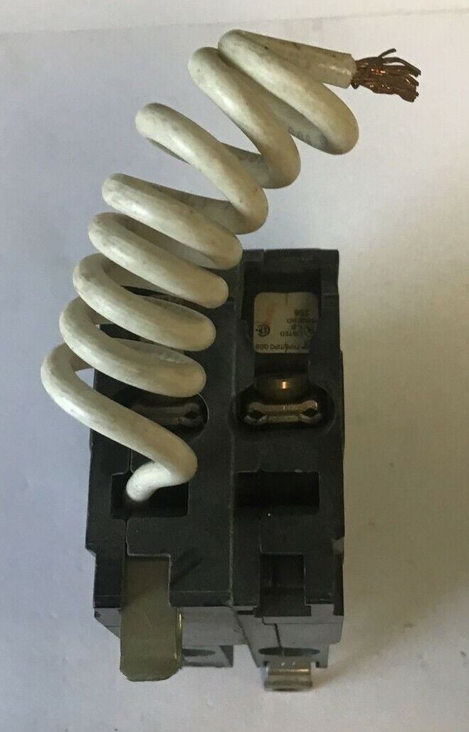 SQUARE D QOB220 CIRCUIT BREAKER 20A 120VAC 2POLE 10KA***LOTOF2***