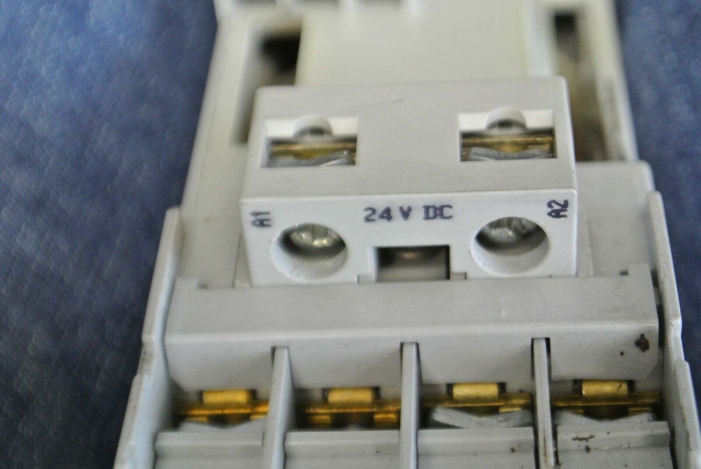 ALLEN-BRADLEY 700-CF400Z* / RELAY / 24VDC COIL