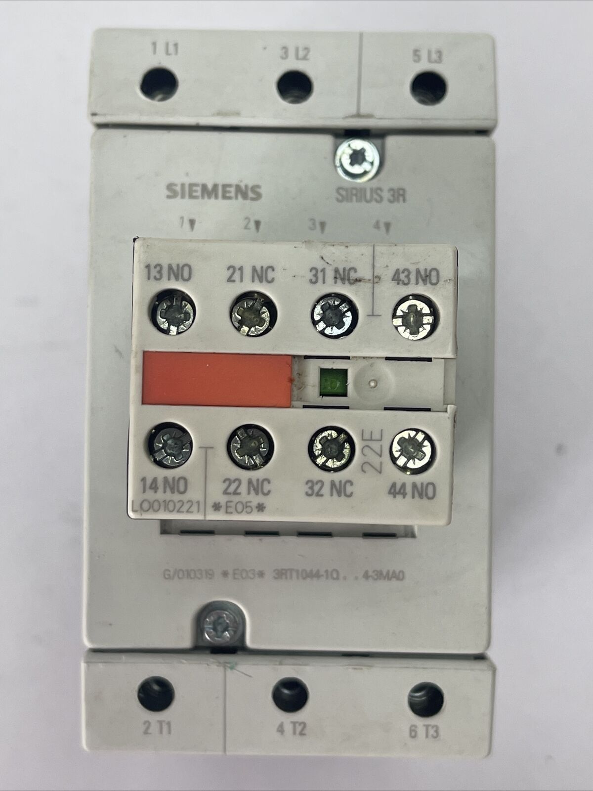 SIEMENS 3RT1044-1QB44-3MA0 CONTACTOR 600VAC 90AMP 60HP 3PH COIL 24VDC 3RT1926-