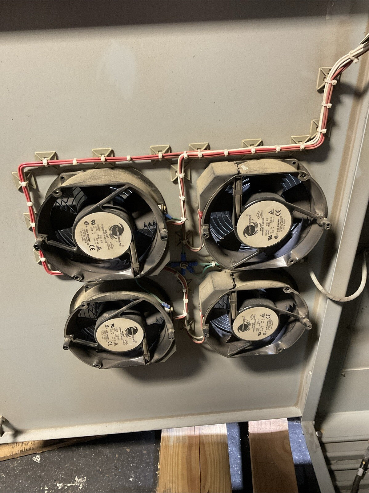 EATON CPX10014DAC2K2P1PFSN PULSE DRIVE 480VAC 3PH 50/60HZ W/ SVX100A1-4A1N1 VFD
