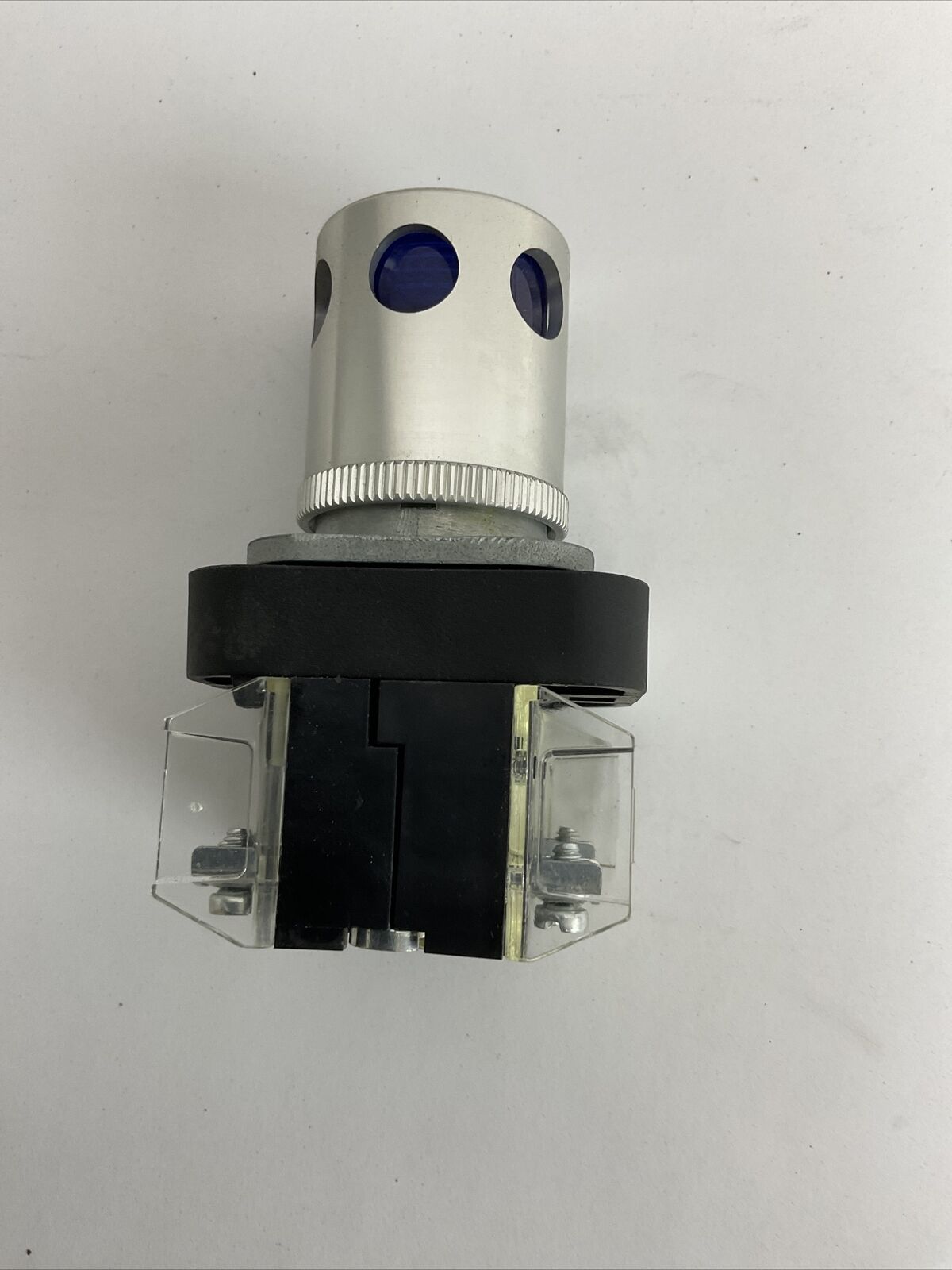 ALLEN BRADLEY 800T-QA24BD1 SER T  24V BLUE LENS ILLUMINATED TYPE 4,13