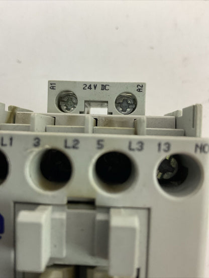 ALLEN BRADLEY STARTER (100-C09Z*10 SER A COIL 24VDC + 193-TAB24 1.6-2.4A)