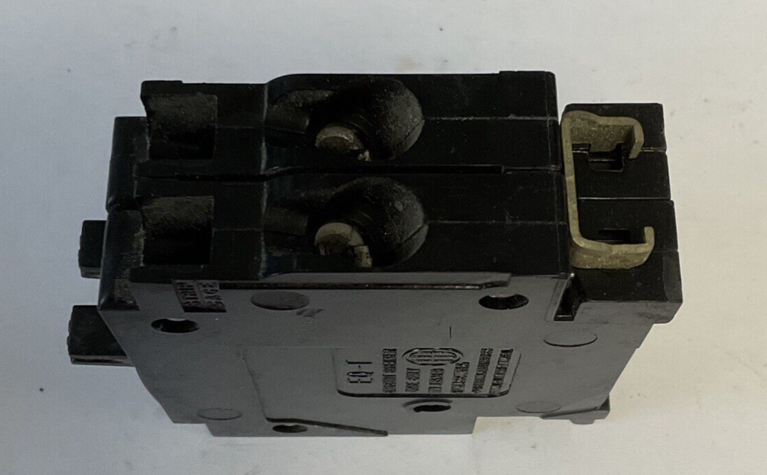 ITE  QT1-1515 CIRCUIT BREAKER 15A 2POLE 120/240VAC CLASS ATL***LOTOF4***