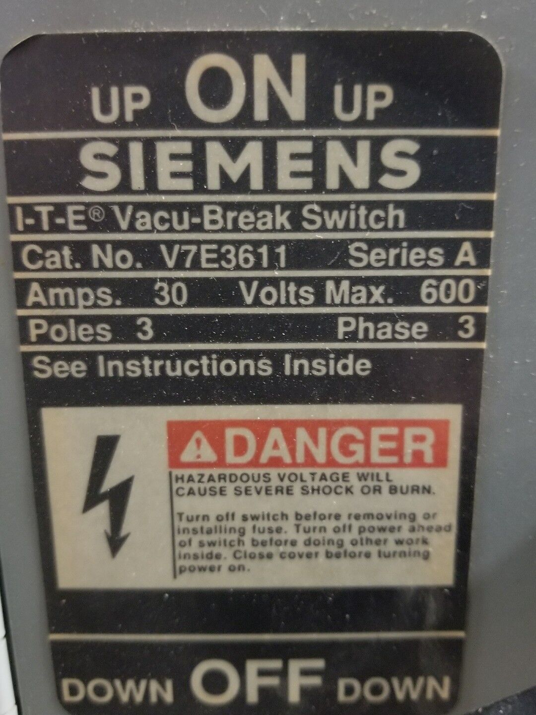 SIEMENS V7E3611R 30/30A 600V 3Ph