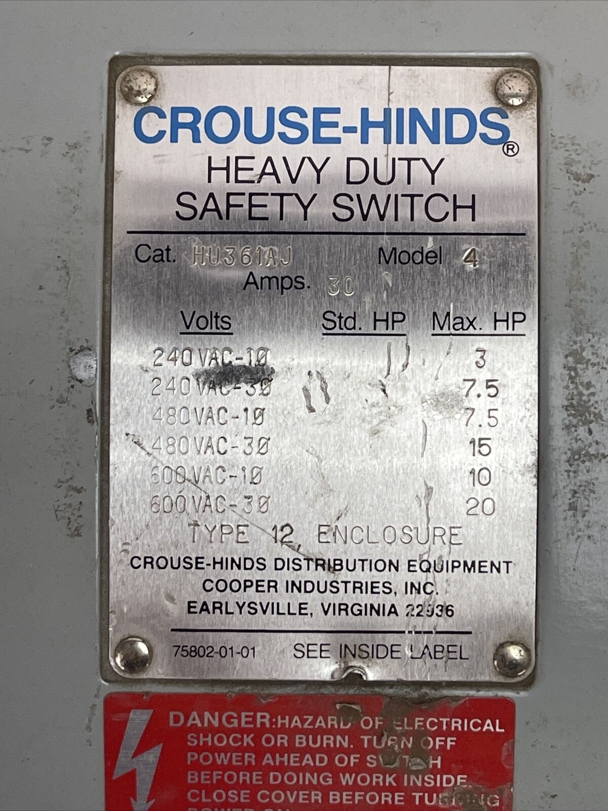 CROUSE-HINDS HU361AJ SAFETY SWITCH 30 AMPS 600 VAC 3 POLE NO NEUTRAL NO FUSES