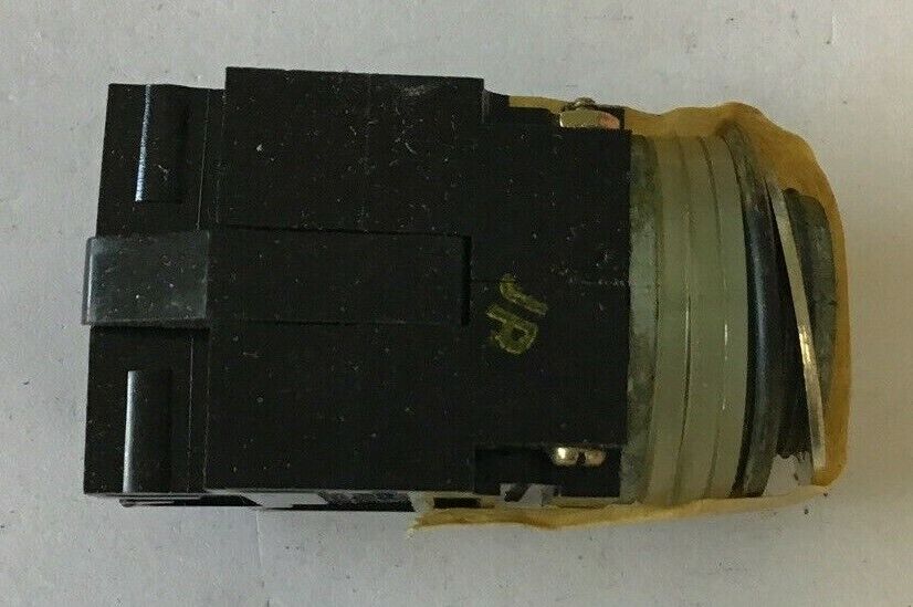 GENERAL ELECTRIC CR104B2022 SELECTOR SWITCH 3POS 150V W/O KNOB***LOTOF5***