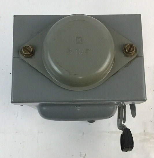 SQUARE D D-211-NRB SAFETY SWITCH 30AMP 120/240VAC 3PH 3HP MAX. SER.E1 RAINPROOF