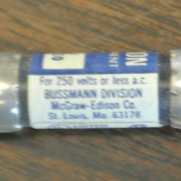 LOT of 4 / BUSS FNA6/10 FUSETRON FUSE / 6/10A / 250V / NEW SURPLUS / FNA-6/10