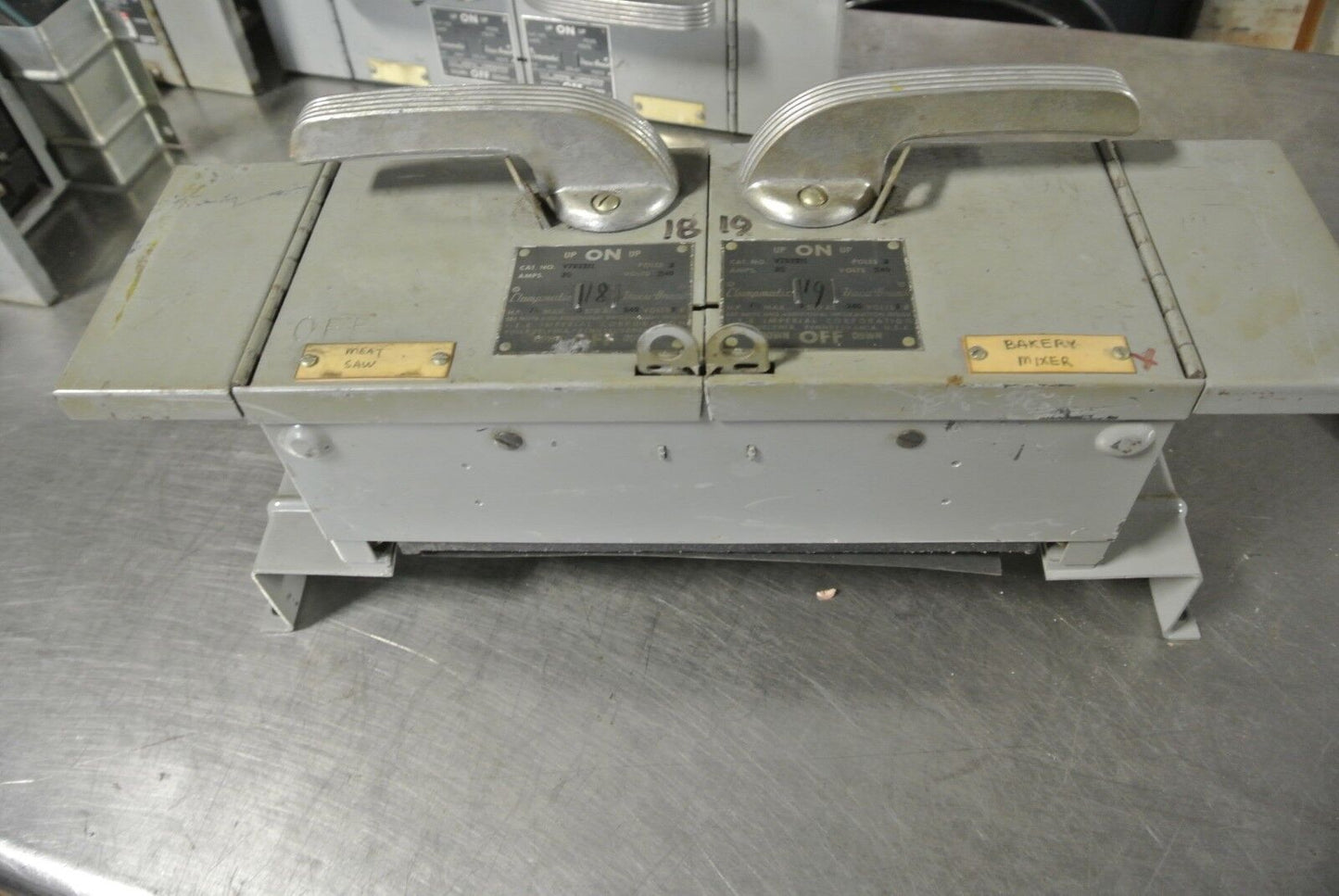 I-T-E V7B3211 PANELBOARD SWITCH - 240V, 30A, 3-POLE