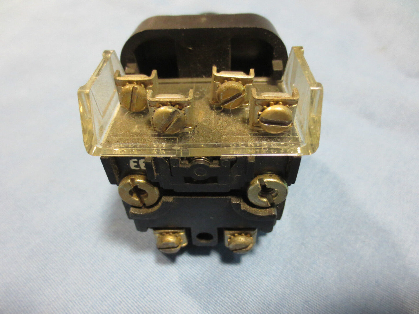 ALLEN-BRADLEY 800T-998422 Ser. B ILLUMINATED PUSH BUTTON GREEN