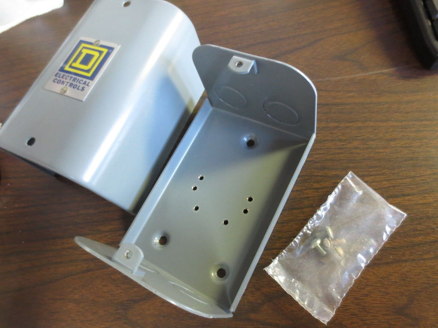 SQUARE D 8501 UE-1 Ser. A ENCLOSURE 55742 - NEW SURPLUS