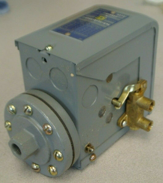 SQUARE D 9013 AHG-3 S4 PRESSURE SWITCH / CLOSE 425 / OPEN 500 / NEW SURPLUS