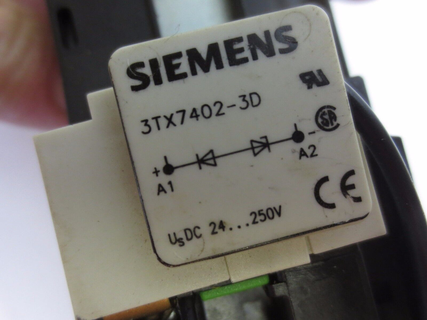 SIEMENS 3TH4262-0B CONTACTOR w/ 3TX7402-3D SURGE SUPPRESSOR