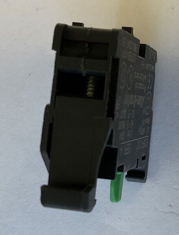 ALLEN BRADLEY 800F-X10 CONTACT BLOCK SER.A 690V 4KV 10A ***LOTOF4***