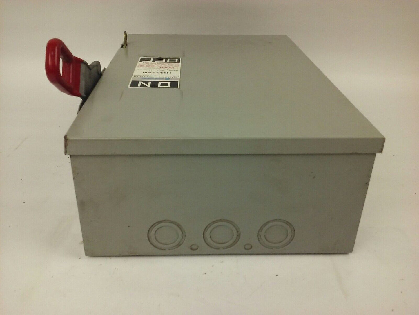 CHALLENGER H1332SN SAFETY SWITCH, TYPE 1 INDOOR, 30A, 240V, FUSIBLE, NEW