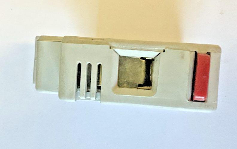 LITTELFUSE LPSC-ID FUSE HOLDER 600V 30A  ****LOTOF3****