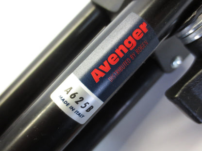 LOWELL TOTA PROFESSIONAL PHOTOGRAPHY LIGHTING SYSTEM - LIGHTS TRIPODS UMBRELLAS