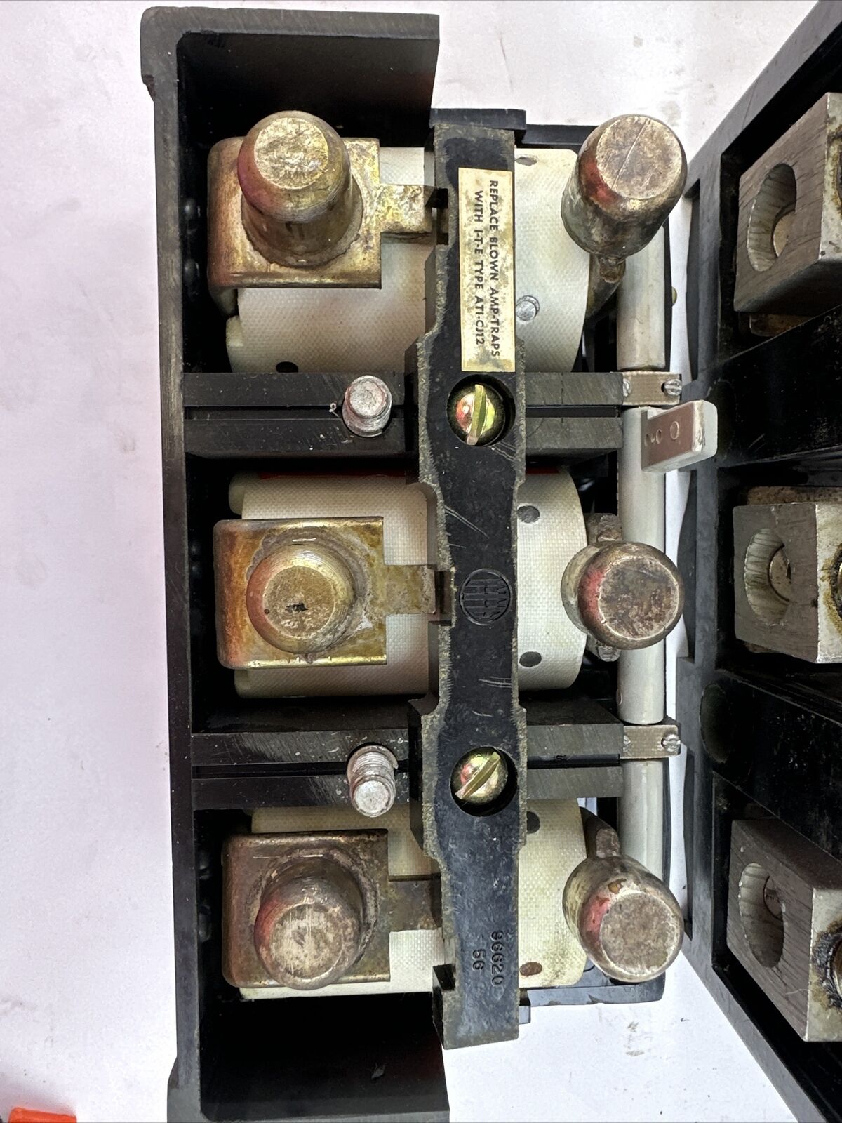 GOULD CJ3M225 CIRCUIT BREAKER 600VAC 225A 3POLE A6KA CURRENT LIMITING