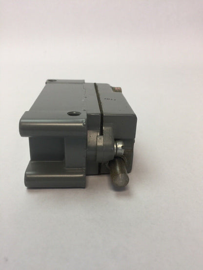 SQUARE D 9007 AW-42 PRECISION LIMIT SWITCH SER A 600V AC/DC 1 NO-1 NC 1,2,4,5&12