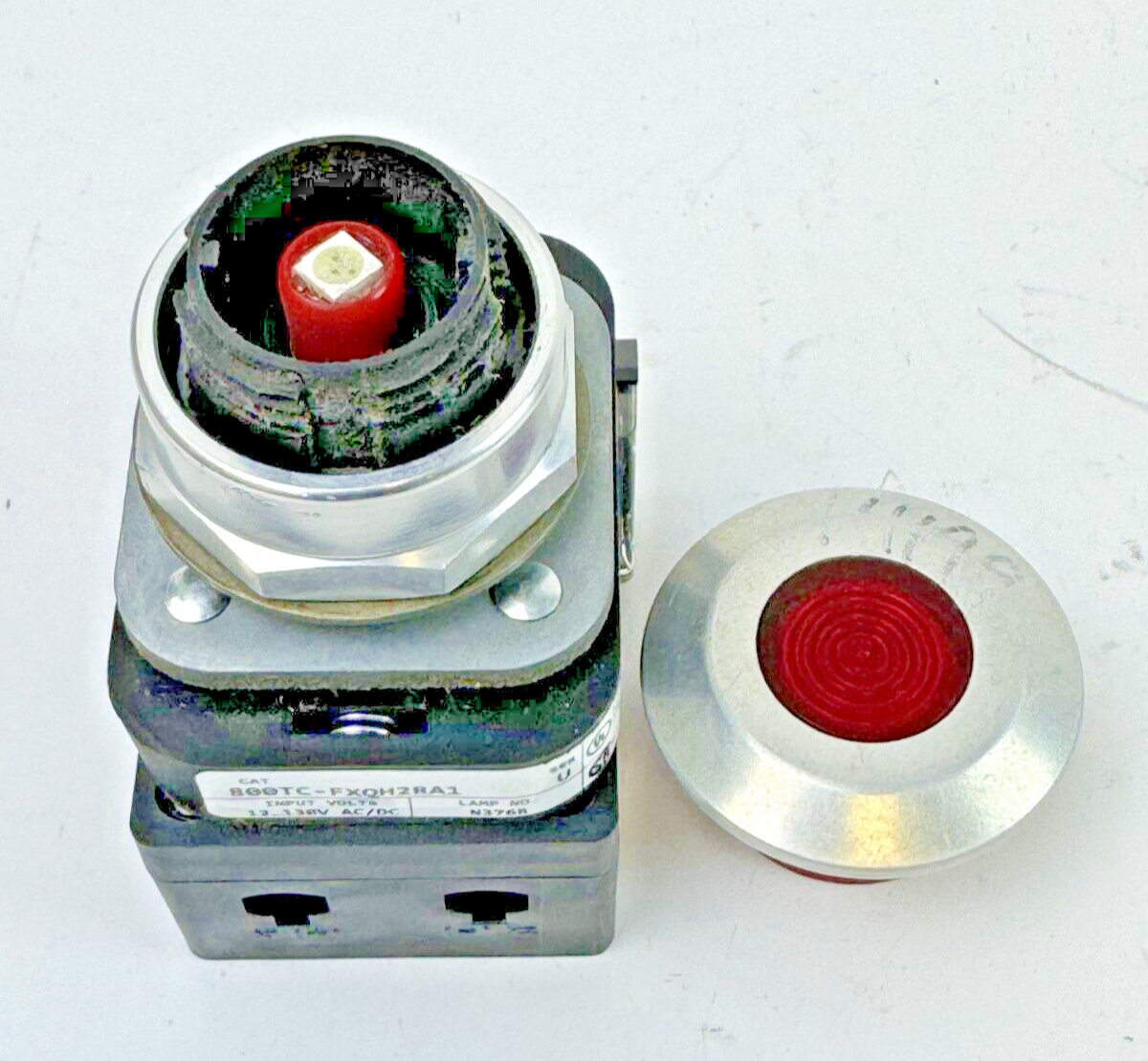 ALLEN-BRADLEY - 800TC-FXQH2RA1 SER. U - RED MUSHROOM PUSH/PULL BUTTON W/ BLOCK