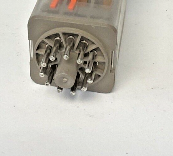 ALLEN BRADLEY 700-HA33A1 RELAY SER.B 120VAC 10A ***LOTOF2***