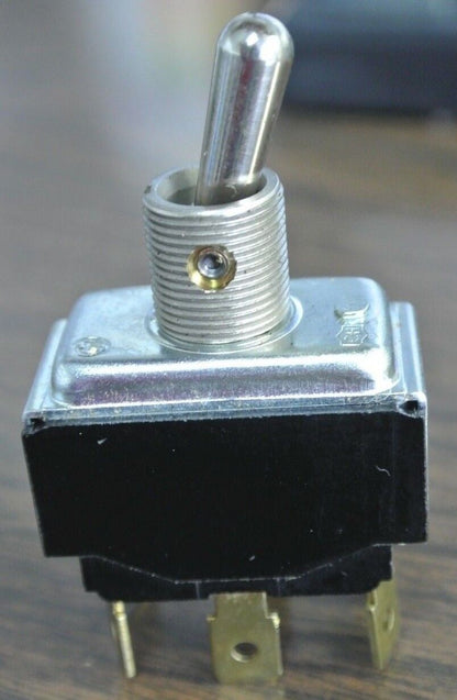 CUTLER-HAMMER TOGGLE SWITCH ON MAINTAINED to CENTER OFF to ON MOMENTARY LOT / 10