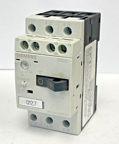 SIEMENS - 3RV1011-1GA10 & 3RV1901-1E-CIRCUIT BREAKER W/ SWITCH TRANSVERSE