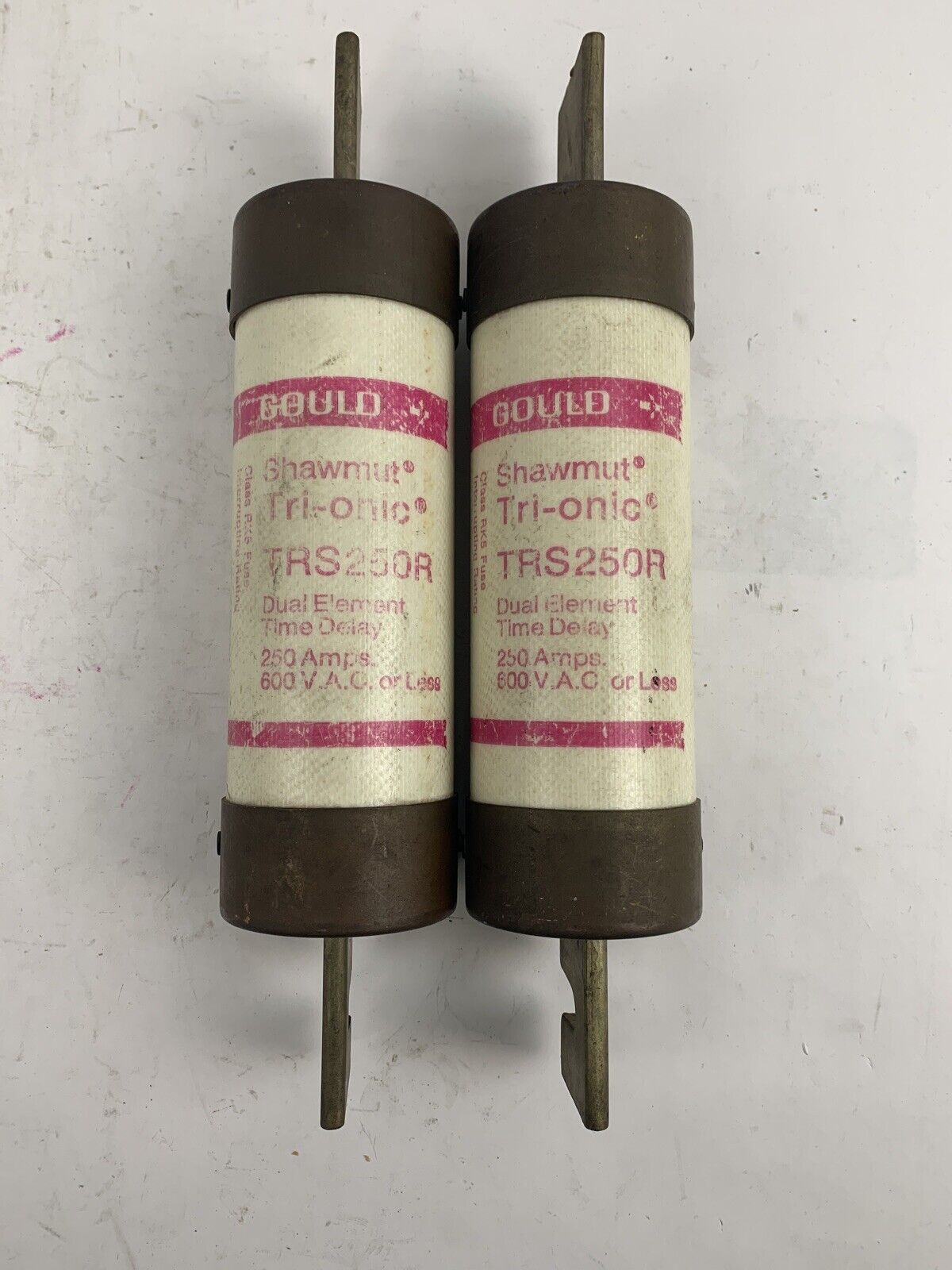 Gould Shawmut Tri-Onic TRS250R 250A 600V Fuse "Lot of 2"