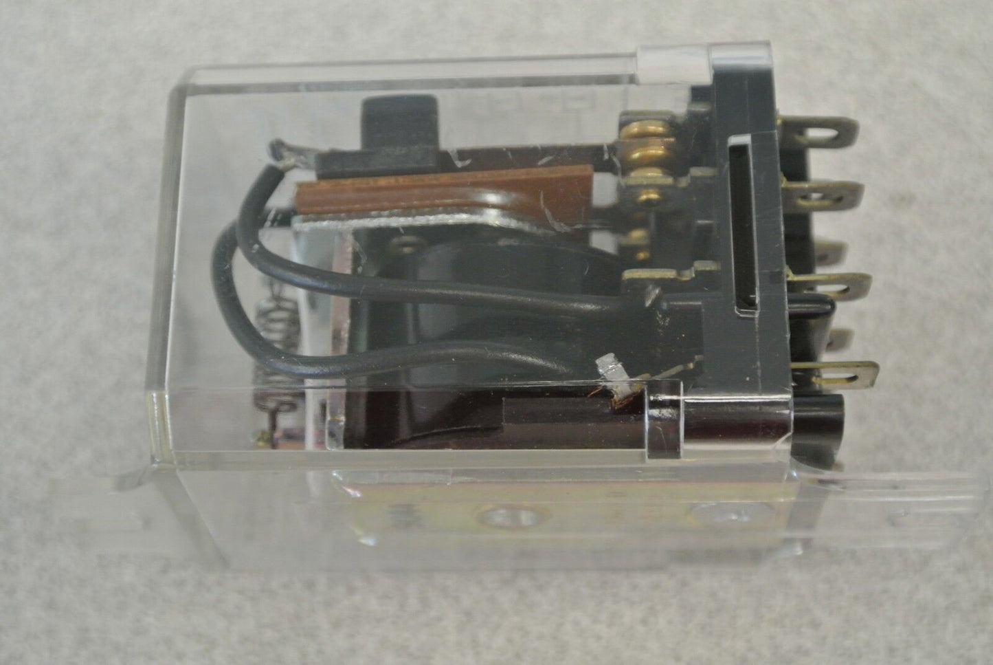 ALLEN-BRADLEY 700-HD33A2 Ser. A / TYPE H CONTROL RELAY / 10A / 3PDT NEW SURPLUS
