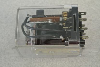 ALLEN-BRADLEY 700-HD33A2 Ser. A / TYPE H CONTROL RELAY / 10A / 3PDT NEW SURPLUS