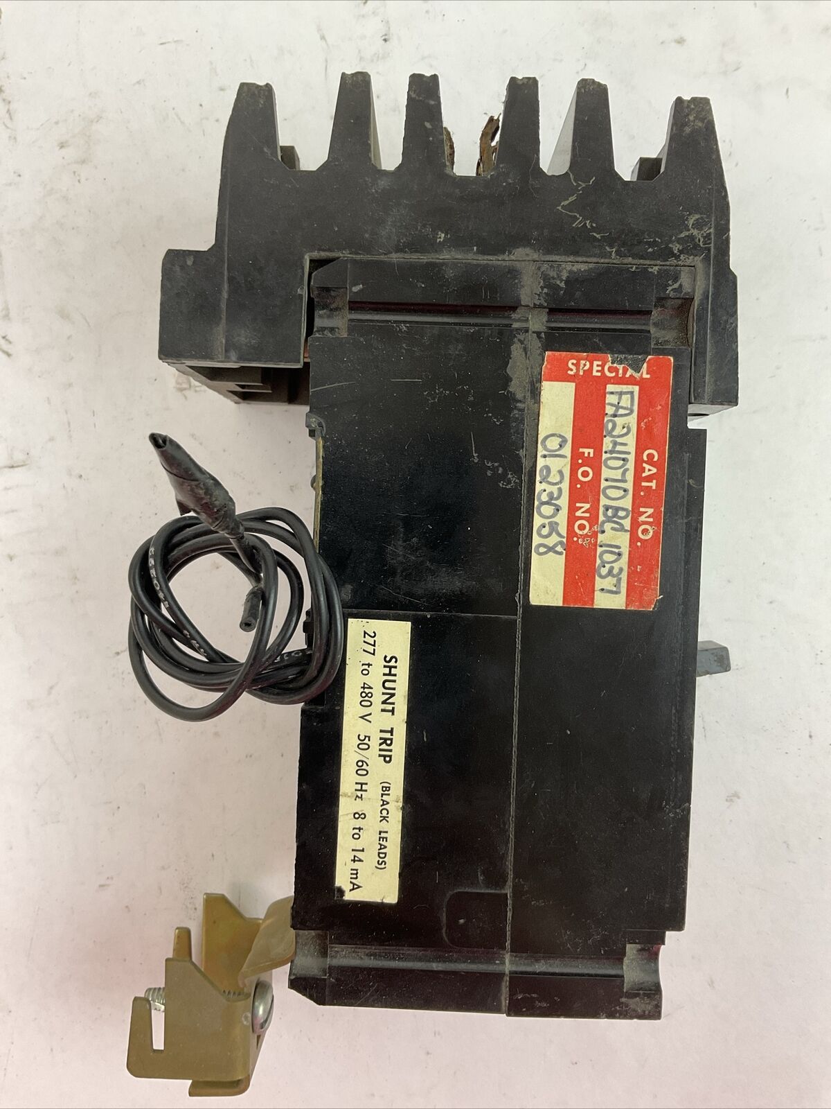 SQUARE D FA24070BC1037 CIRCUIT BREAKER 70AMP 240/480VAC 2P SHUNT TRIP 277-480V