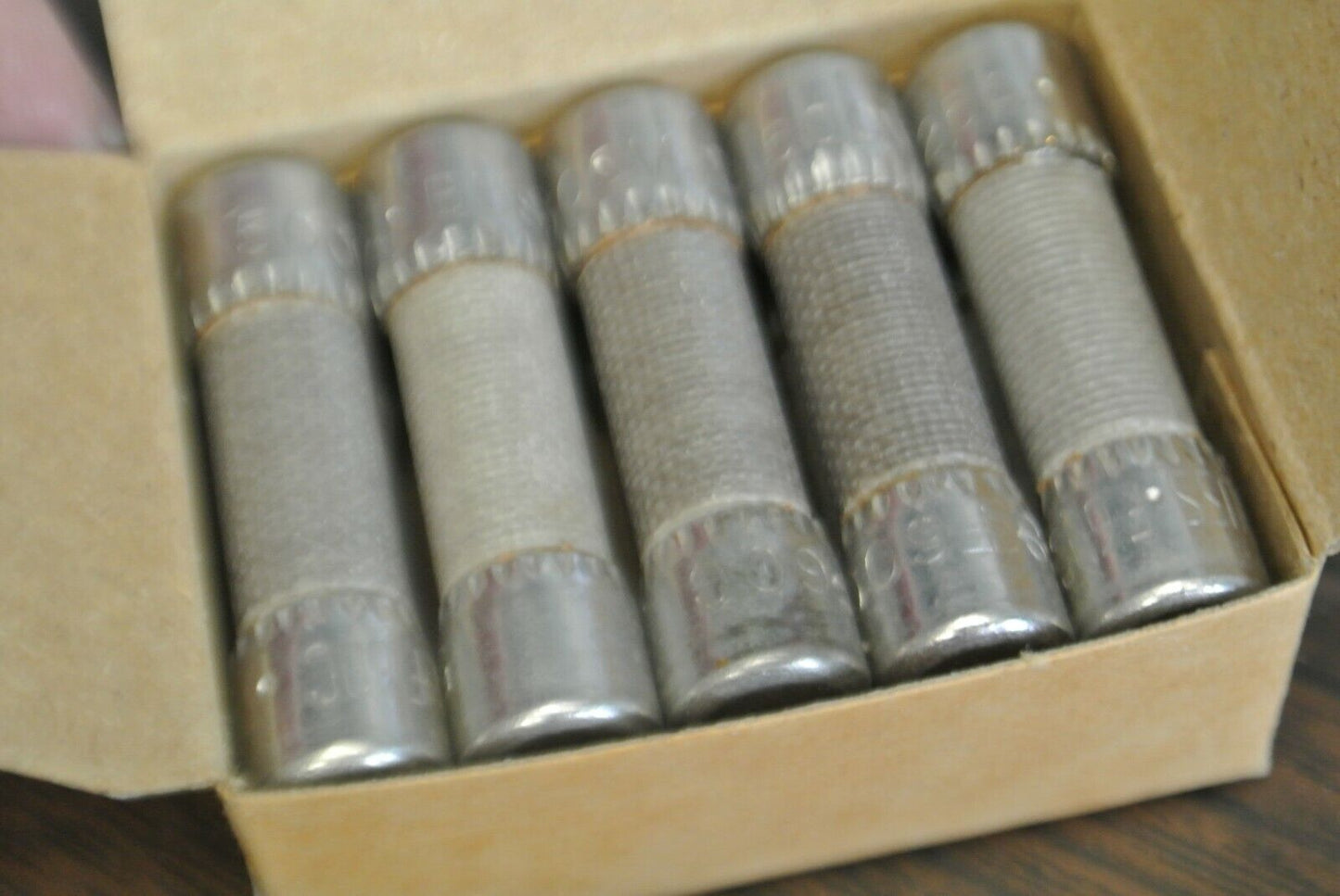 BOX of 10 / BUSS / BUSSMANN F60C FUSES / 25A / 500VAC / NEW SURPLUS