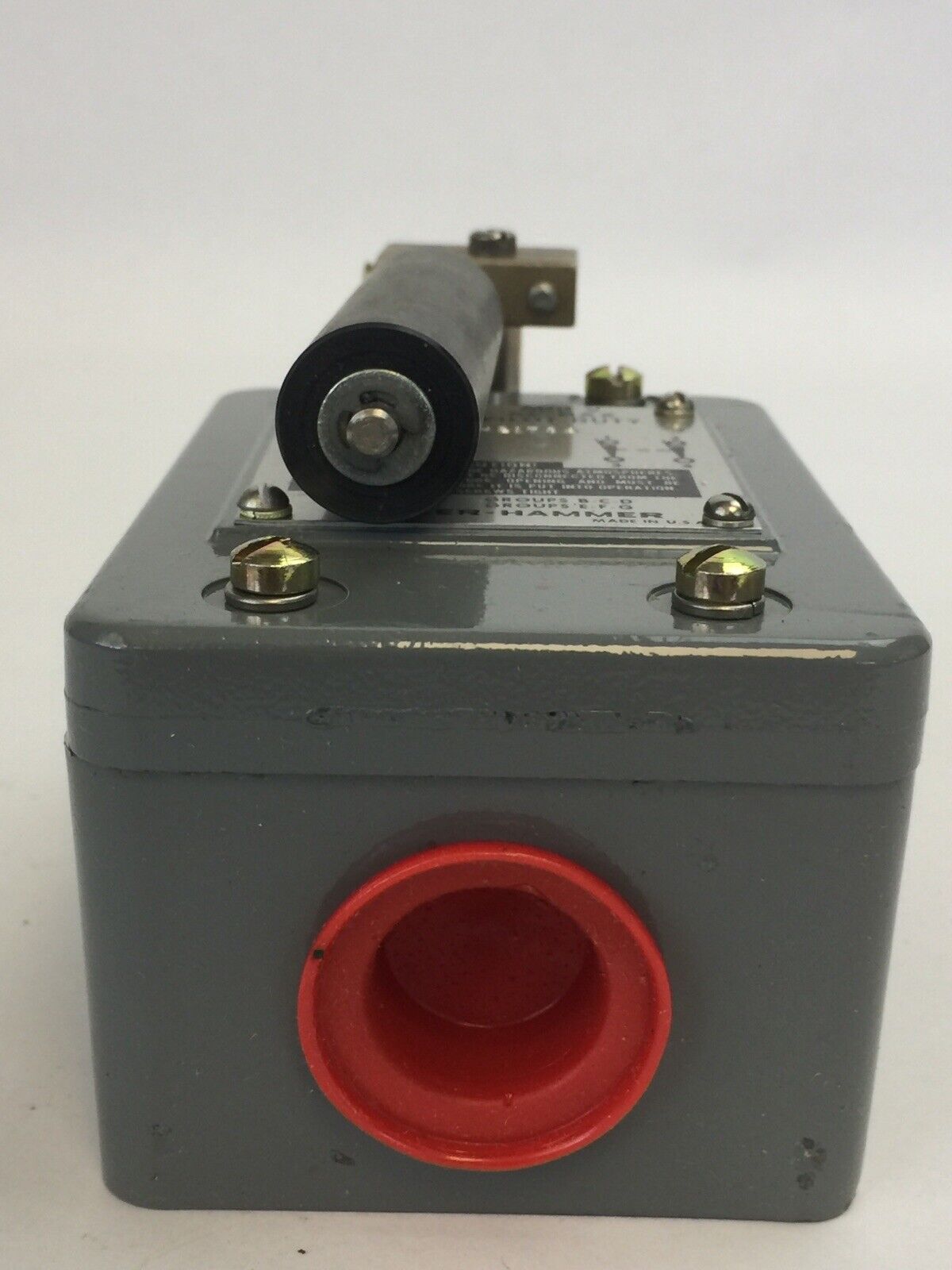 CUTLER HAMMER 10316H2178A LIMIT SWITCH 600VAC PILOT DUTY 1683 E50KL37 SER A1