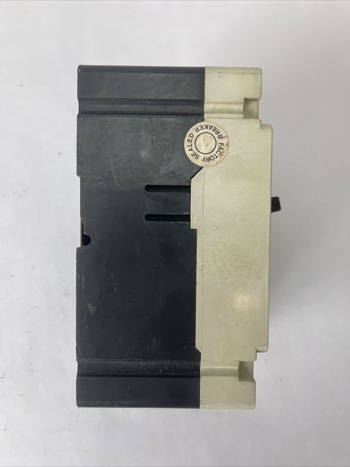 WESTINGHOUSE HMCP003A0CA04 CIRCUIT BREAKER 600VAC 250VDC 3AMP 3POLE A1X1LT