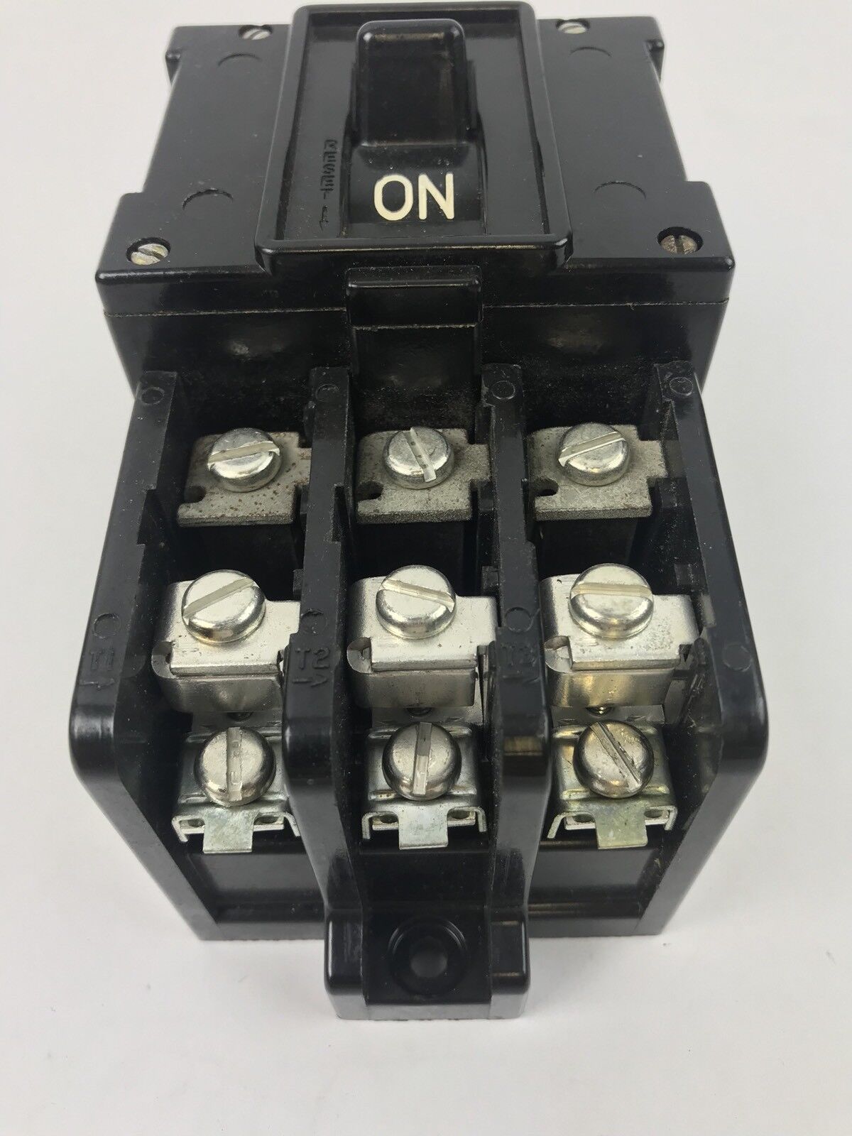 GE CR1062R9B MANUAL STARTER NEMA SIZE M-0 TOGGLE OPERATED 3 POLE 3 OLS