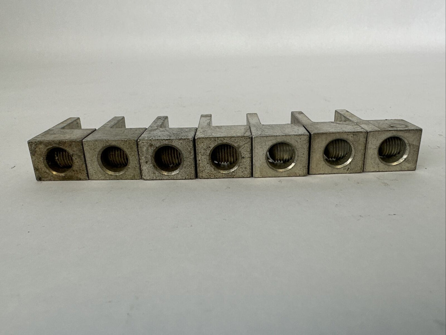 ILSCO TA-O 1/0 14 AL9CU LUGS (LOT OF 7)