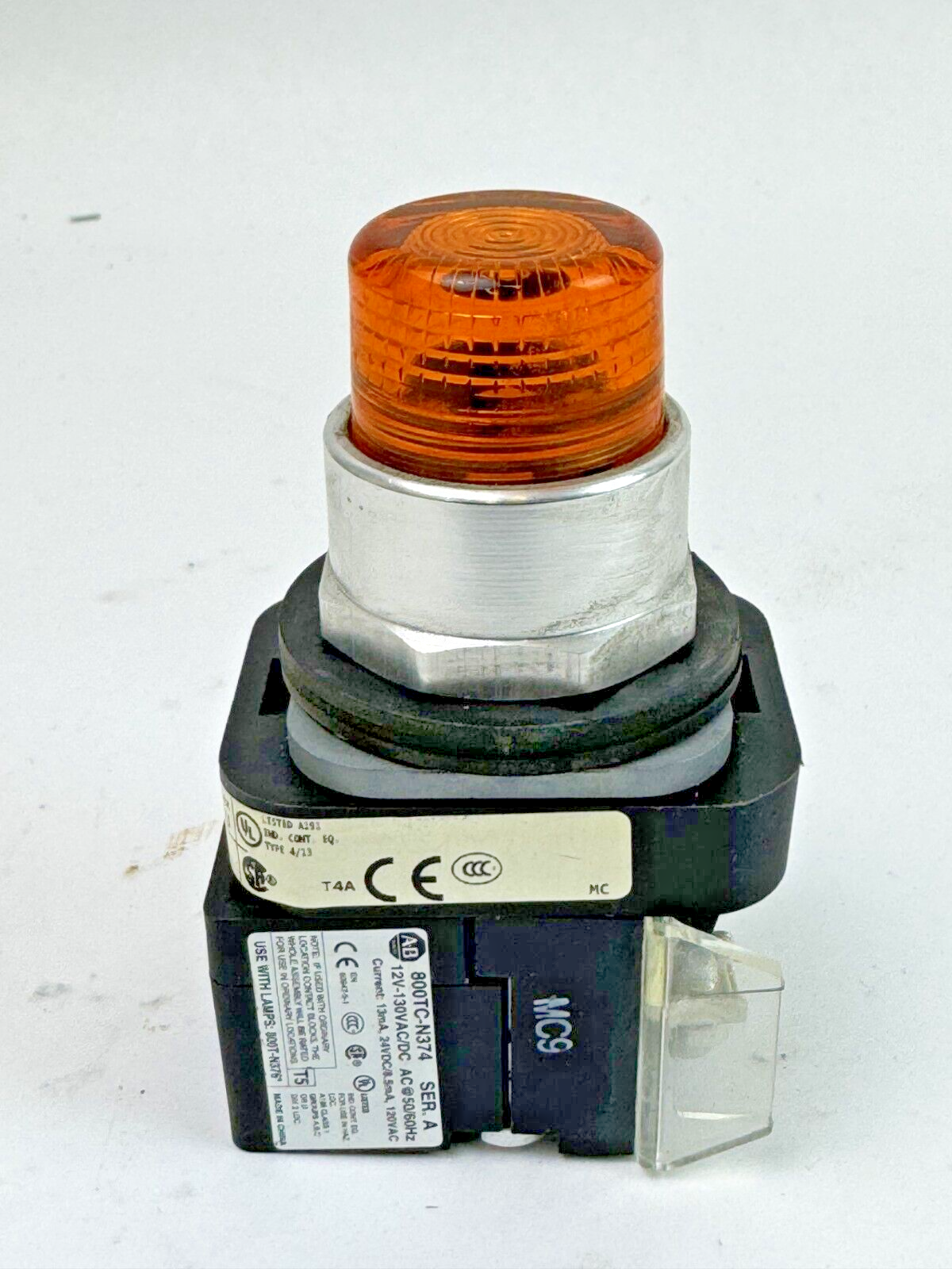 ALLEN-BRADLEY - 800T-QTH2A SER. U - AMBER ILLUMINATED PUSH BUTTON W/ BLOCK